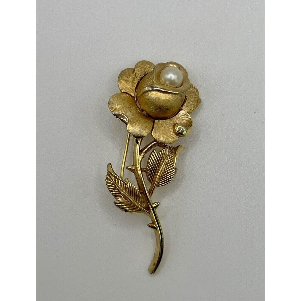 Vintage Crown Trifari - Rose Flower Faux Pearl - Gold Tone Brooch Pin